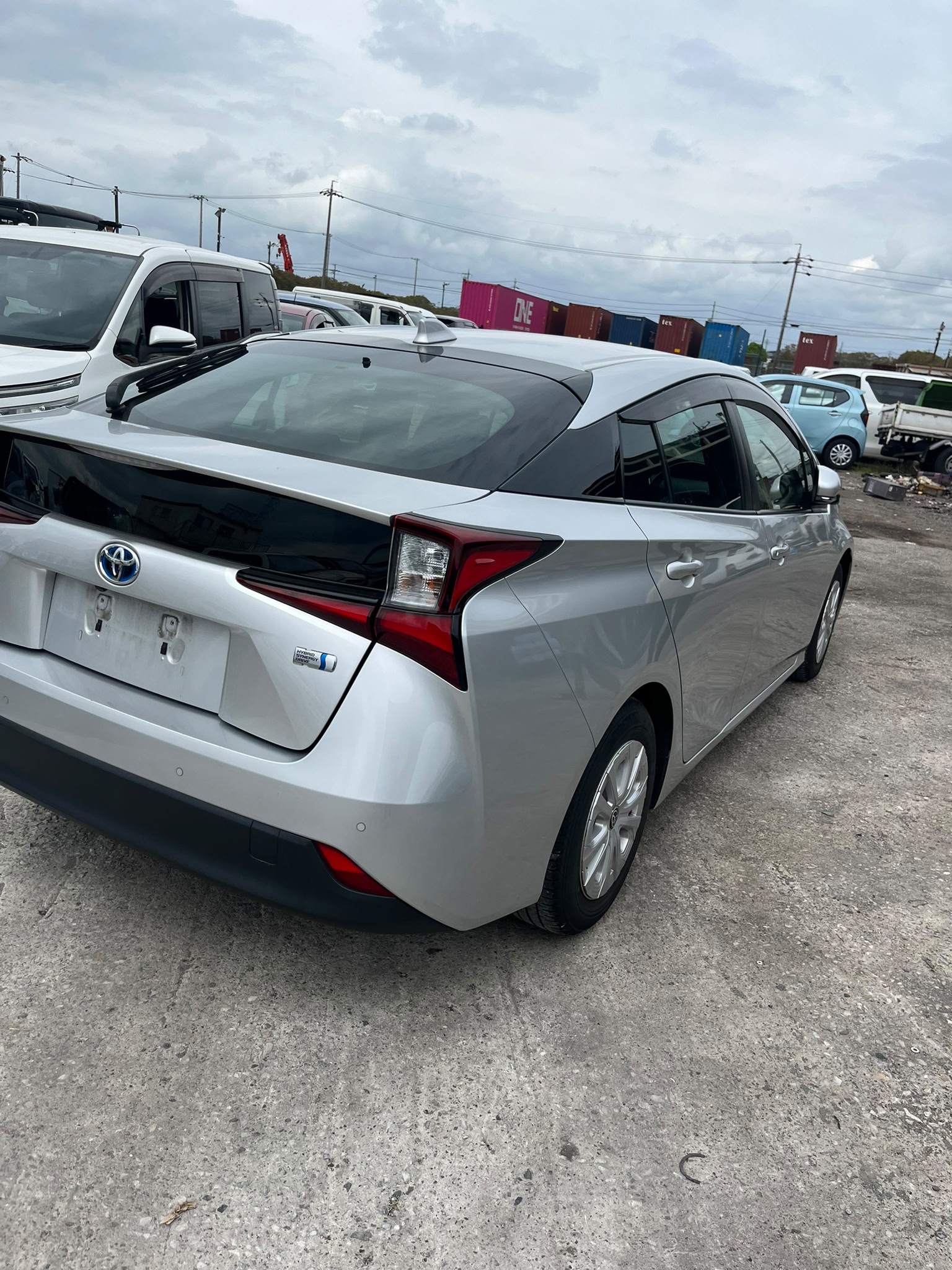 2022 TOYOTA PRIUS photo 6
