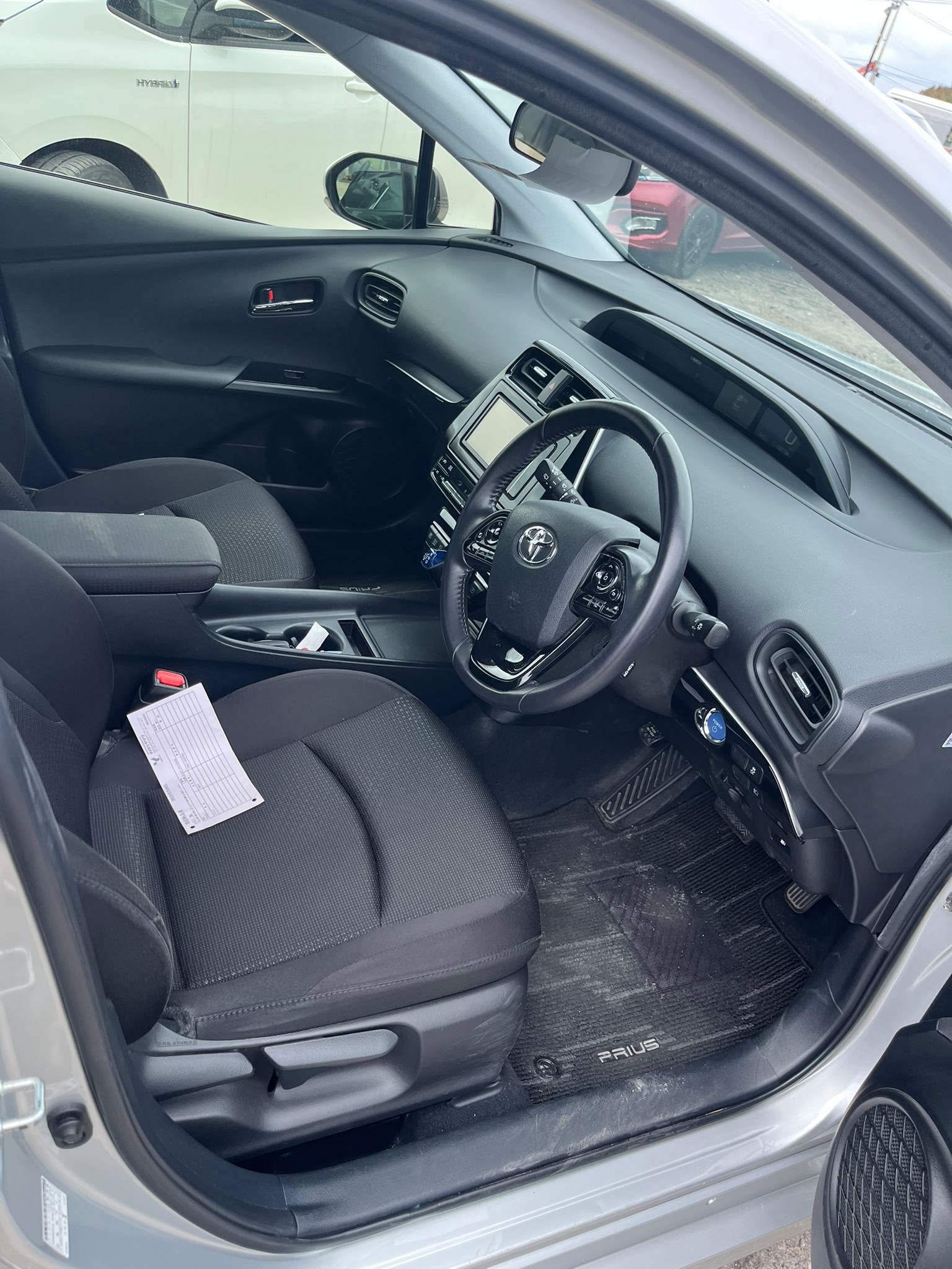2022 TOYOTA PRIUS photo 11