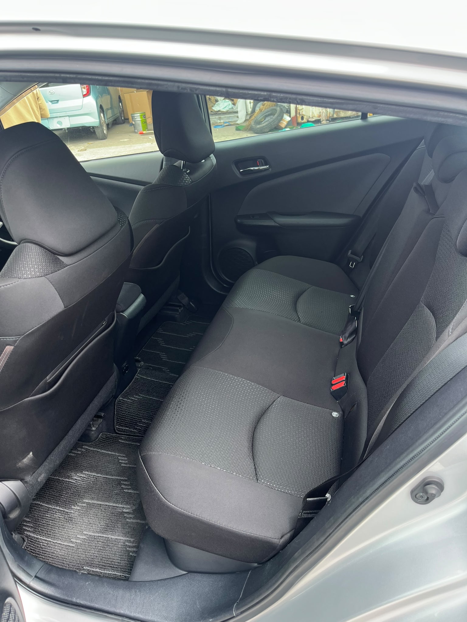 2022 TOYOTA PRIUS photo 12