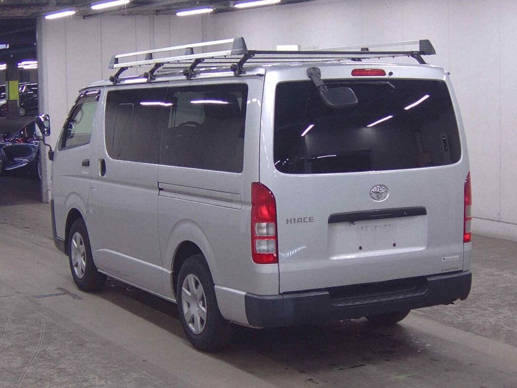 2018 TOYOTA HIACE VAN photo 12