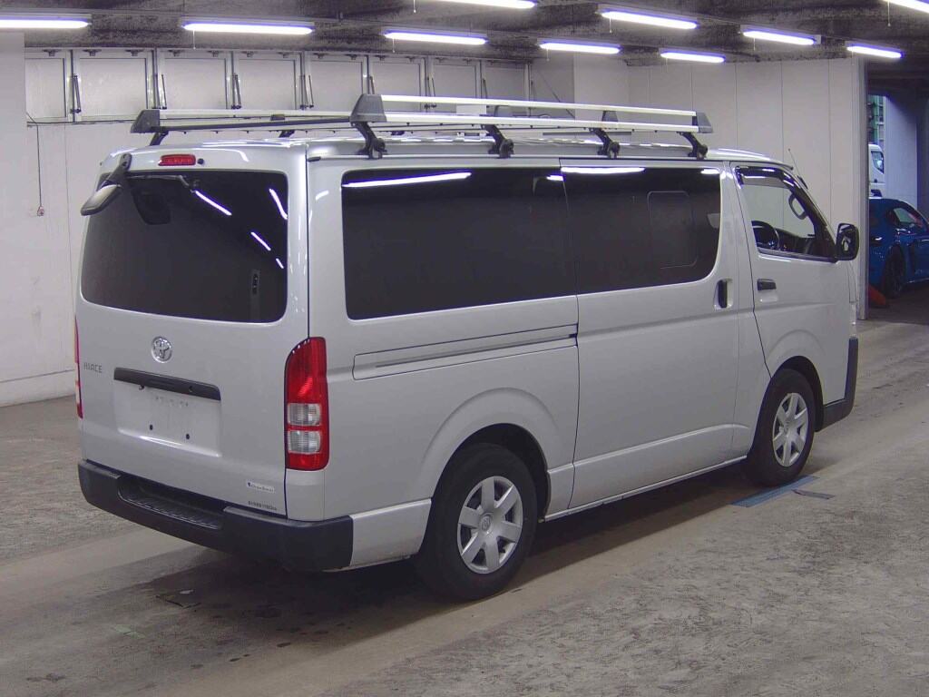 2018 TOYOTA HIACE VAN photo 17