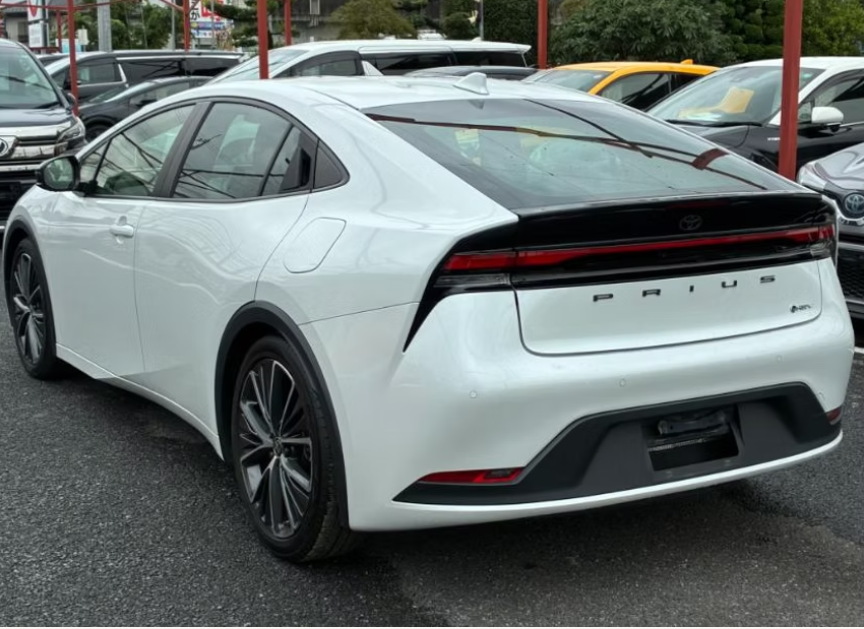 2023 TOYOTA PRIUS G HYBRID photo 2