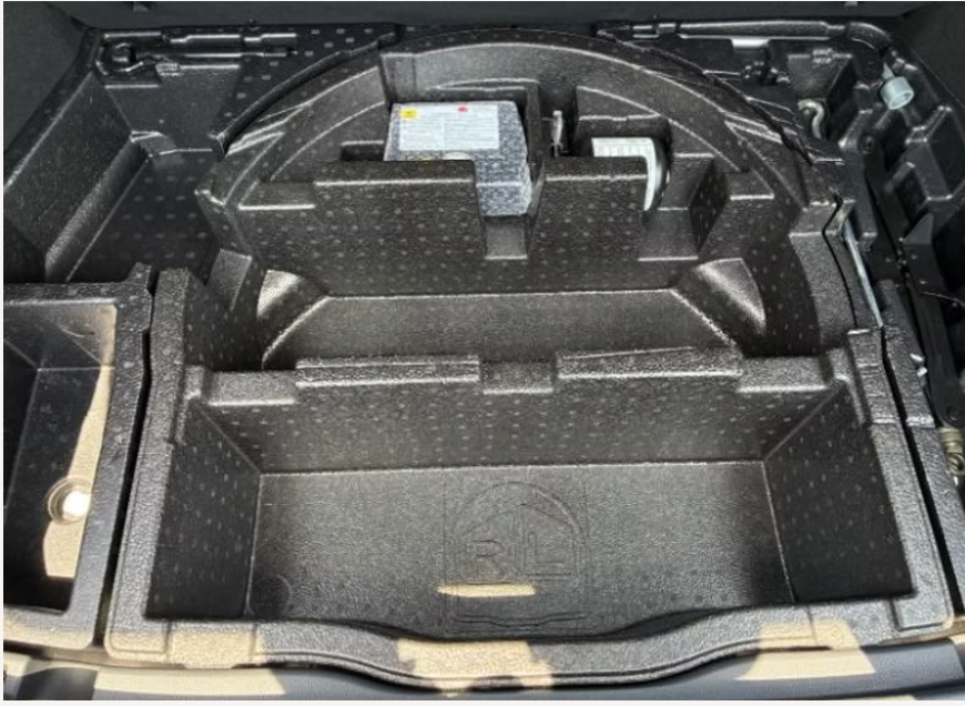 2017 TOYOTA C-HR HYBRID G GRADE photo 6