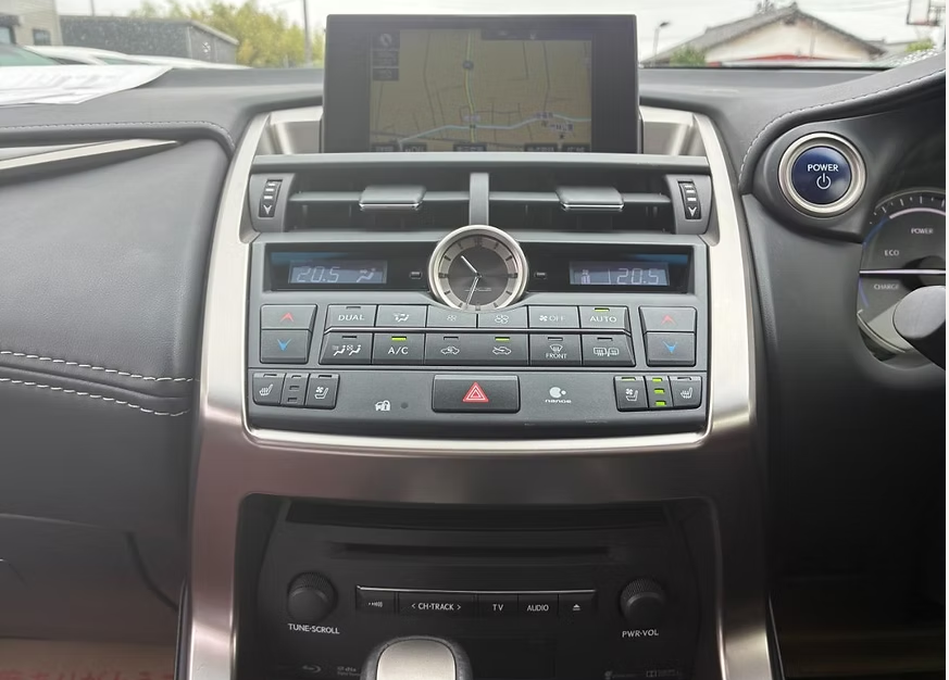 2015 LEXUS NX300H VERSION L photo 12