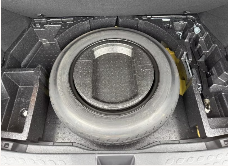 2017 TOYOTA C-HR HYBRID G GRADE photo 6