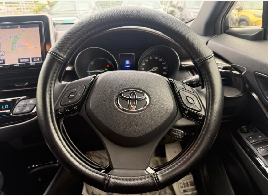 2017 TOYOTA C-HR HYBRID G GRADE photo 10