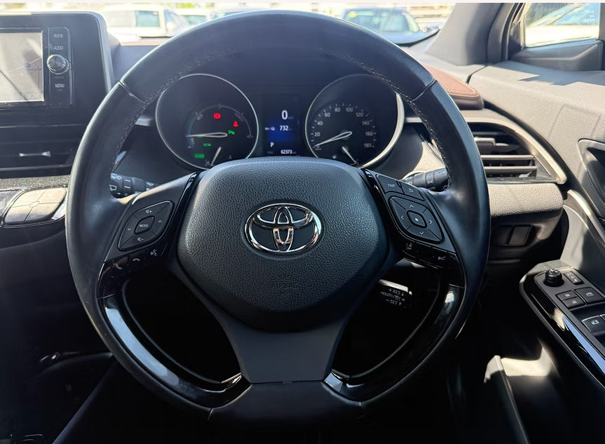 2017 TOYOTA C-HR HYBRID G GRADE photo 10