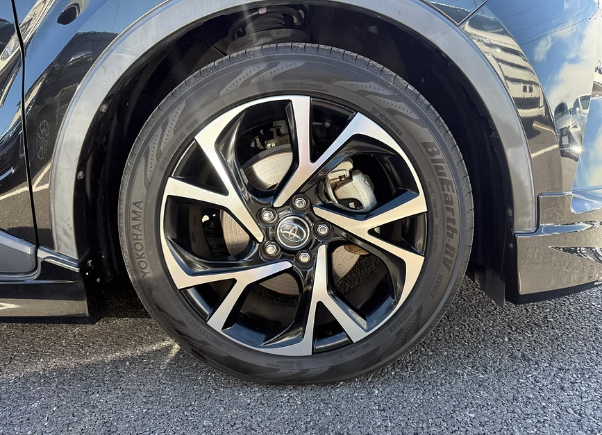2017 TOYOTA C-HR HYBRID G GRADE photo 14