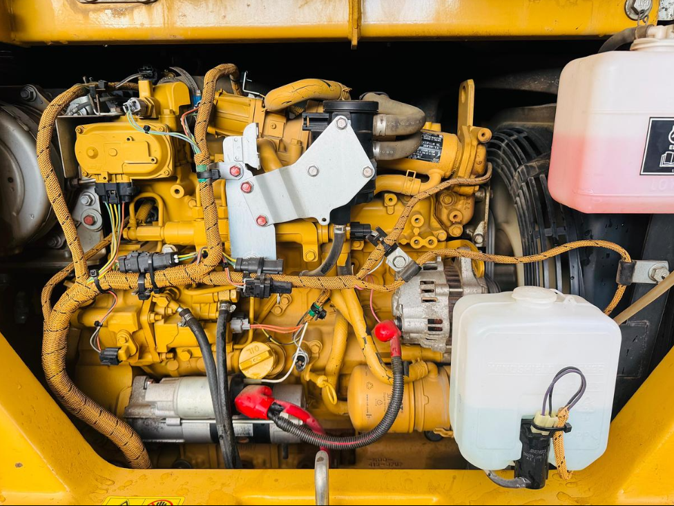 2016 CAT Caterpillar Excavators Model: Cat C3.3B photo 8