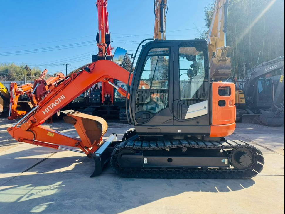 2018 HITACHI Excavators - Model: ZX75US-5B