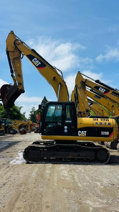 2007 CAT Caterpillar Excavators Model: CAT 320D photo 2