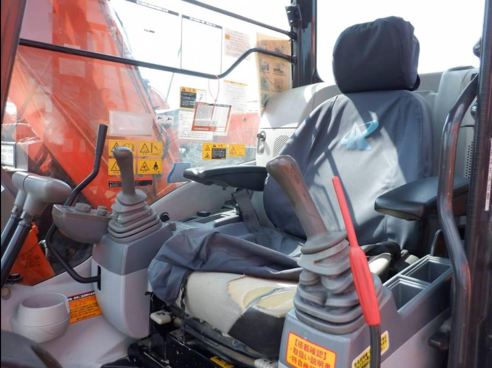 2016 HITACHI Excavators - ZX135US-5B photo 4