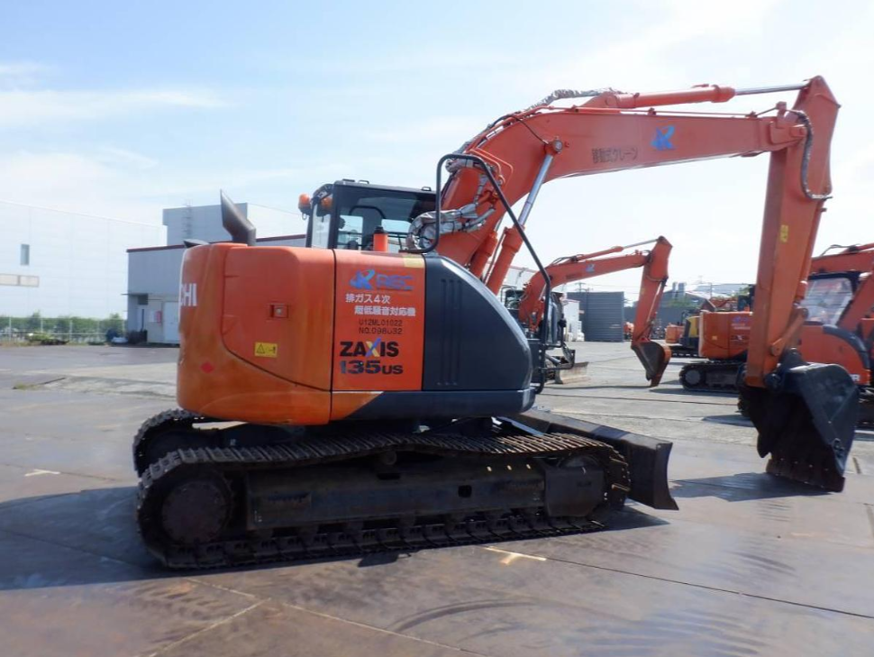 2016 HITACHI Excavators - ZX135US-5B photo 2