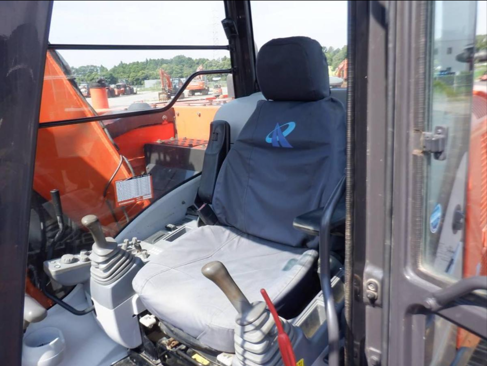 2016 HITACHI Excavators - ZX135US-5B photo 5